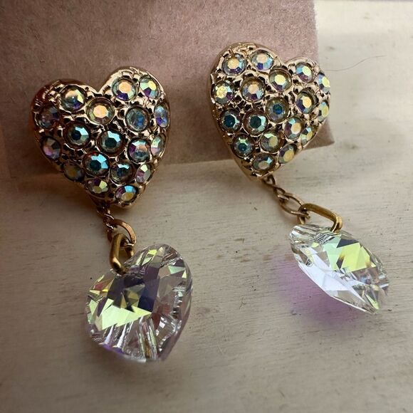Vintage Whimsical Heart AB Crystal Dangle Earrings - Picture 4 of 4